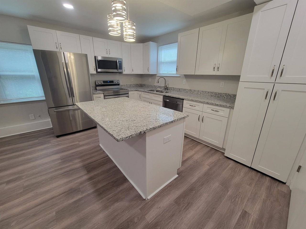 1310 N Duval St - Photo 3 of 23
