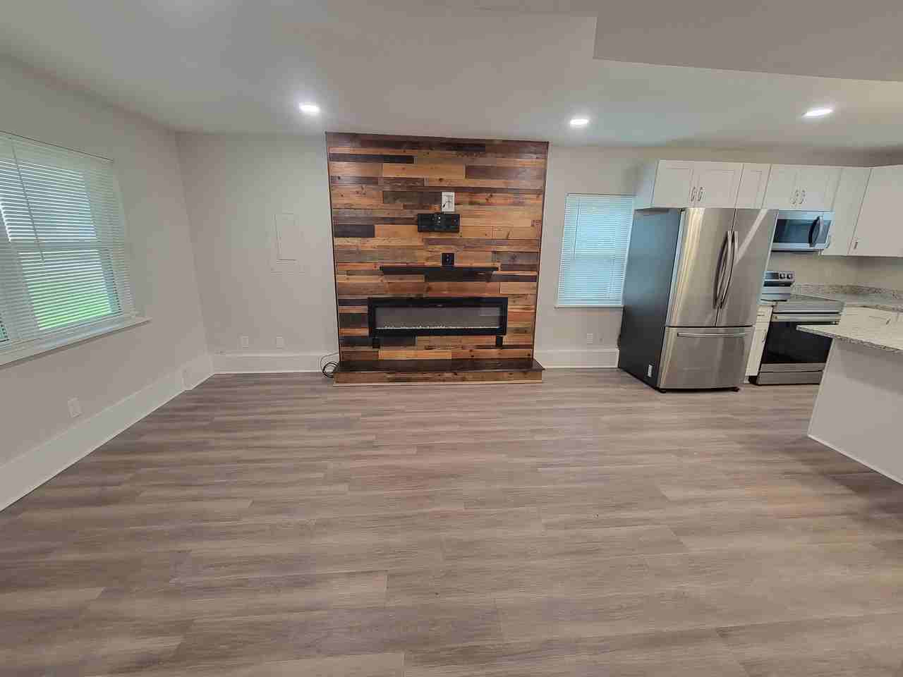 1310 N Duval St - Photo 6 of 23