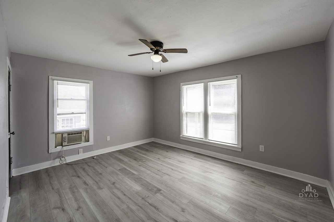 909 Lane Ave #1 - Photo 5 of 22