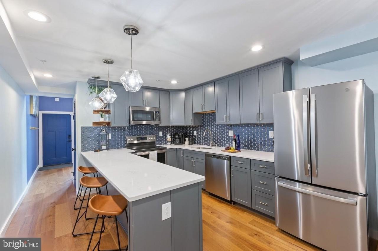 220 West St - Photo 5 of 41