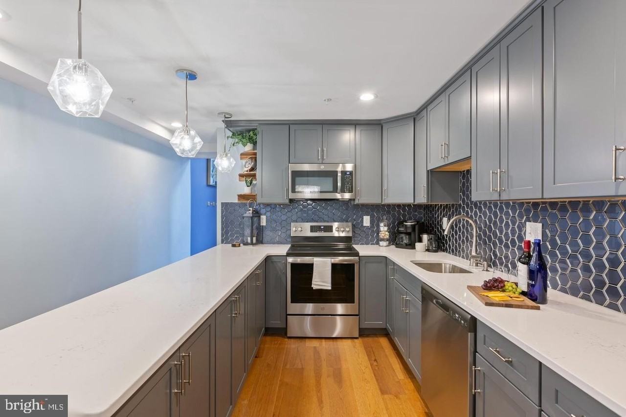 220 West St - Photo 7 of 41
