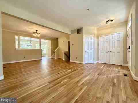 832 Stonehurst Ct - Photo 3 of 22