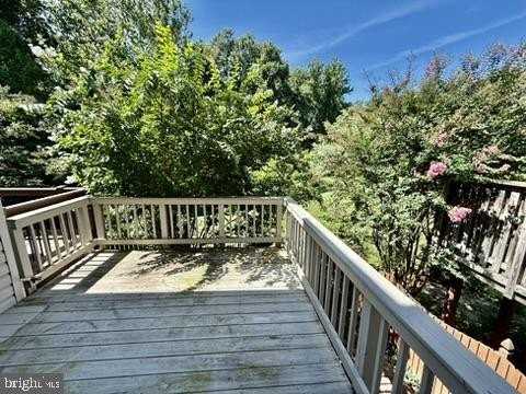 832 Stonehurst Ct - Photo 7 of 22