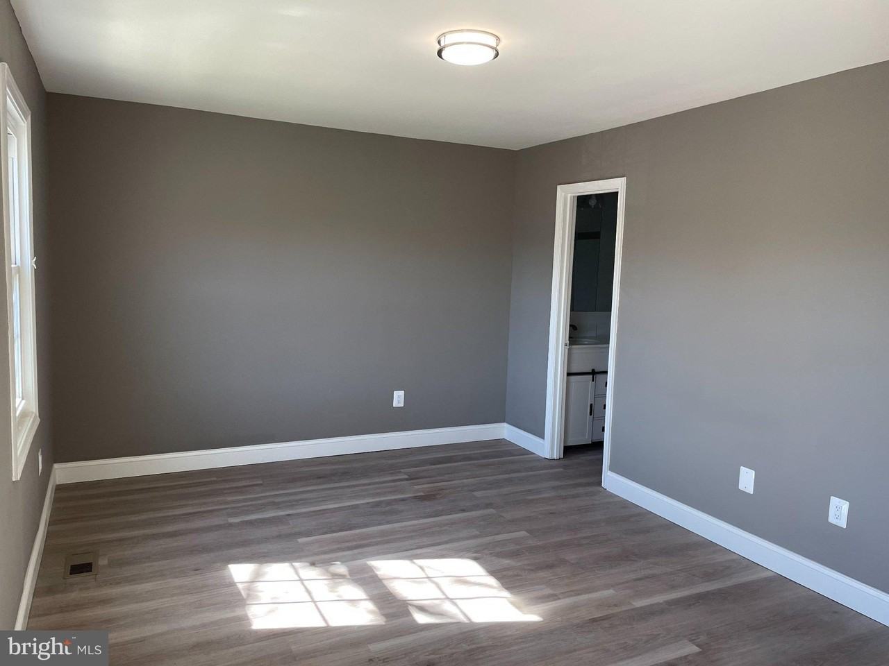 1490 Blockton Ct - Photo 3 of 18