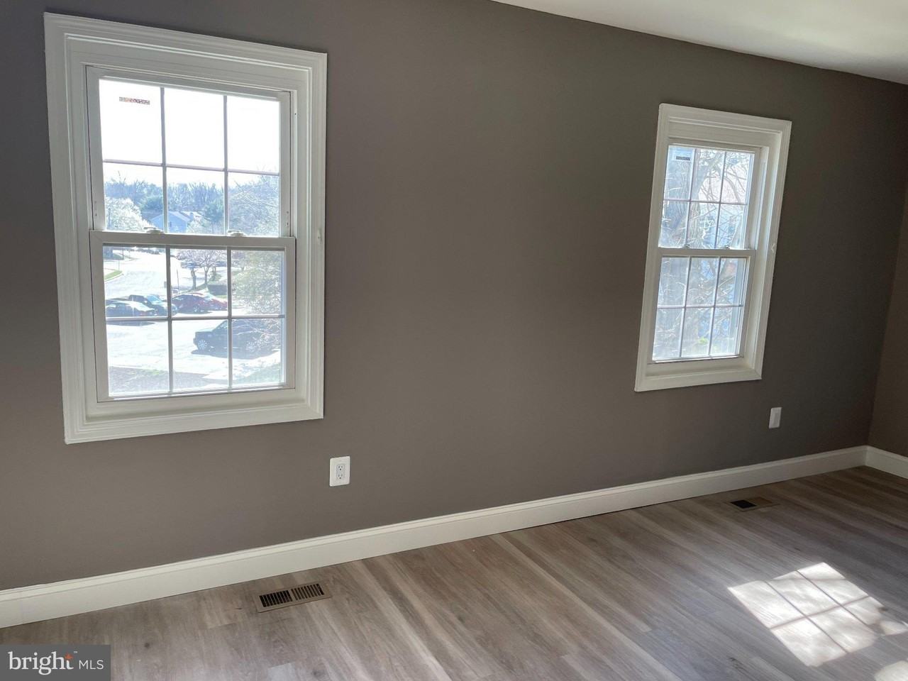 1490 Blockton Ct - Photo 4 of 18