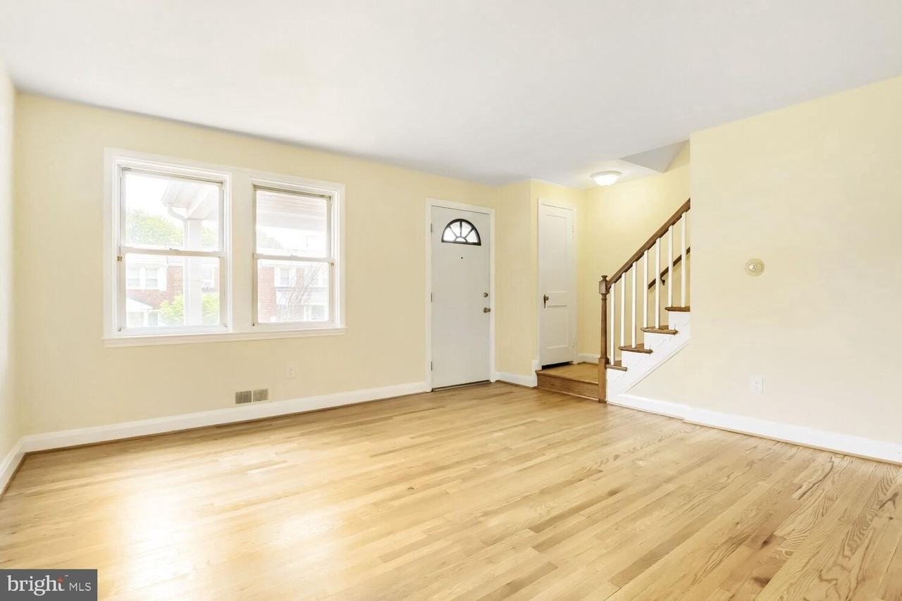 220 N Edgewood St - Photo 6 of 31