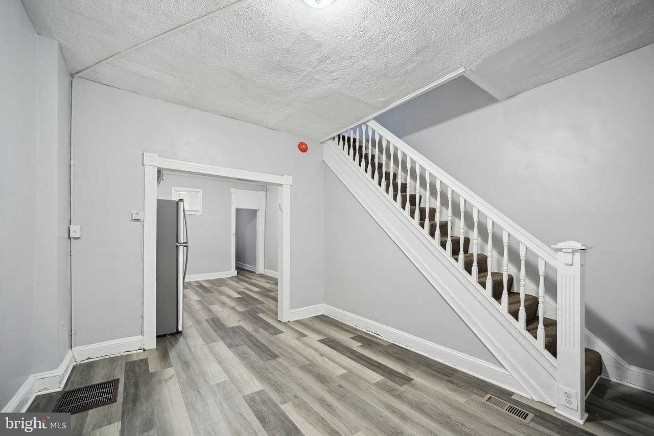 1524 E 28th St - Photo 3 of 15