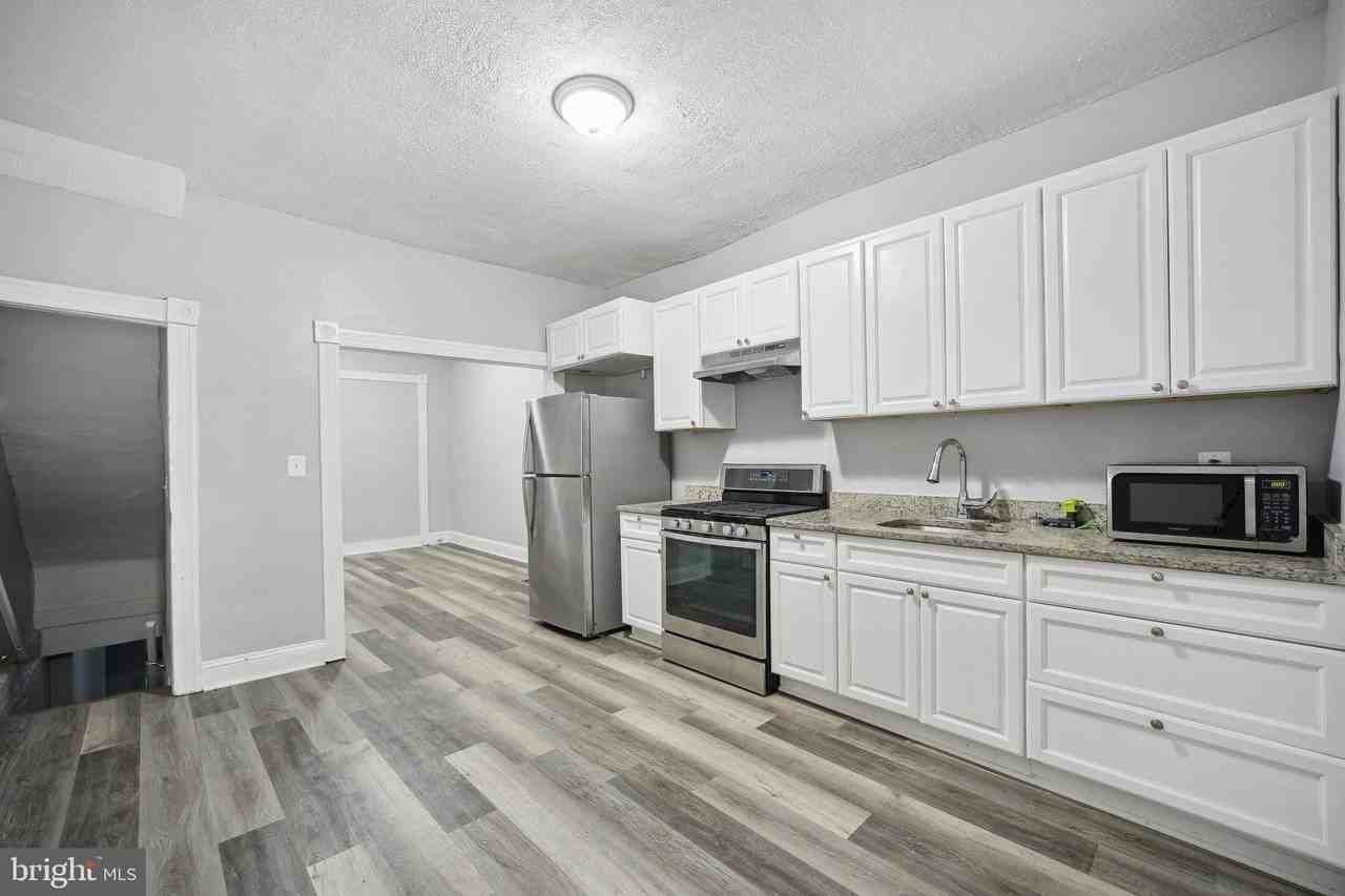 1524 E 28th St - Photo 4 of 15