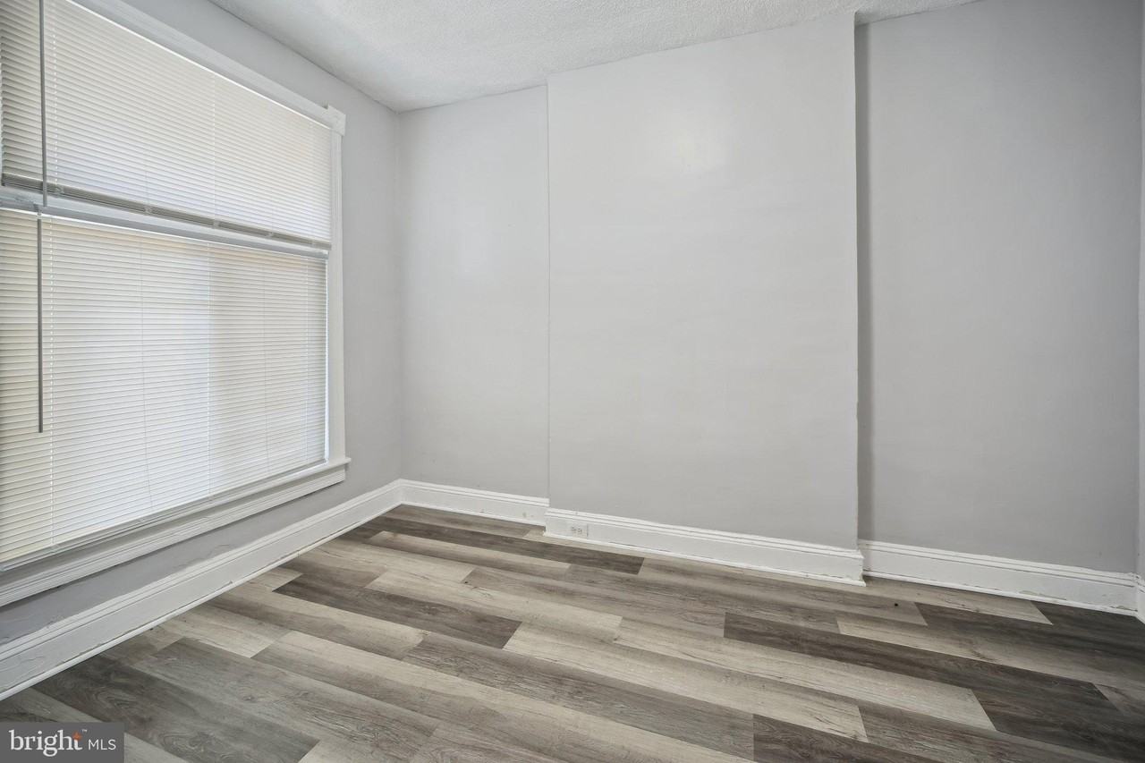 1524 E 28th St - Photo 6 of 15