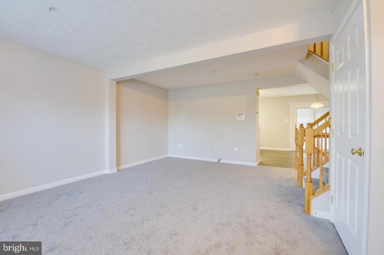 9307 Vanguard Ct - Photo 3 of 26