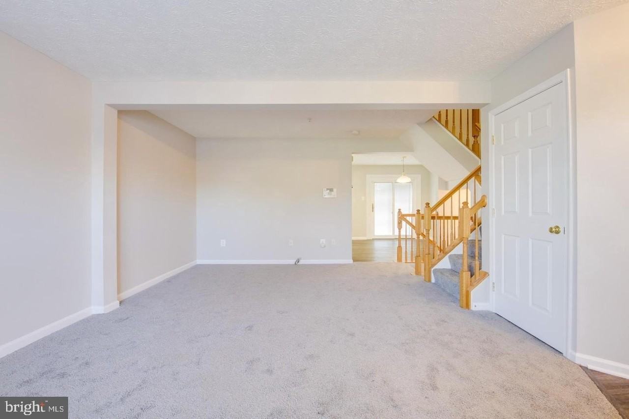 9307 Vanguard Ct - Photo 4 of 26
