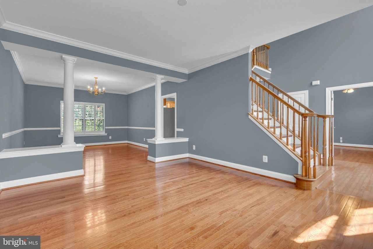 3355 Lancer Ct - Photo 3 of 46