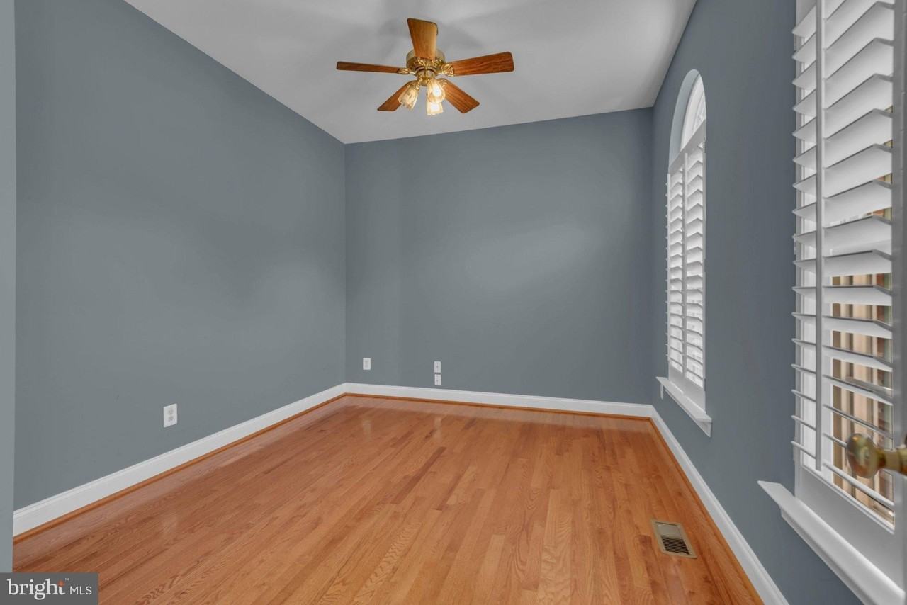 3355 Lancer Ct - Photo 5 of 46