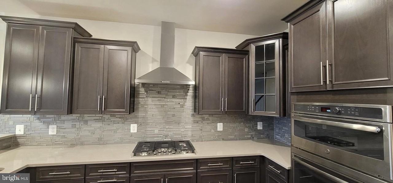 4940 Macdonough Pl - Photo 5 of 35