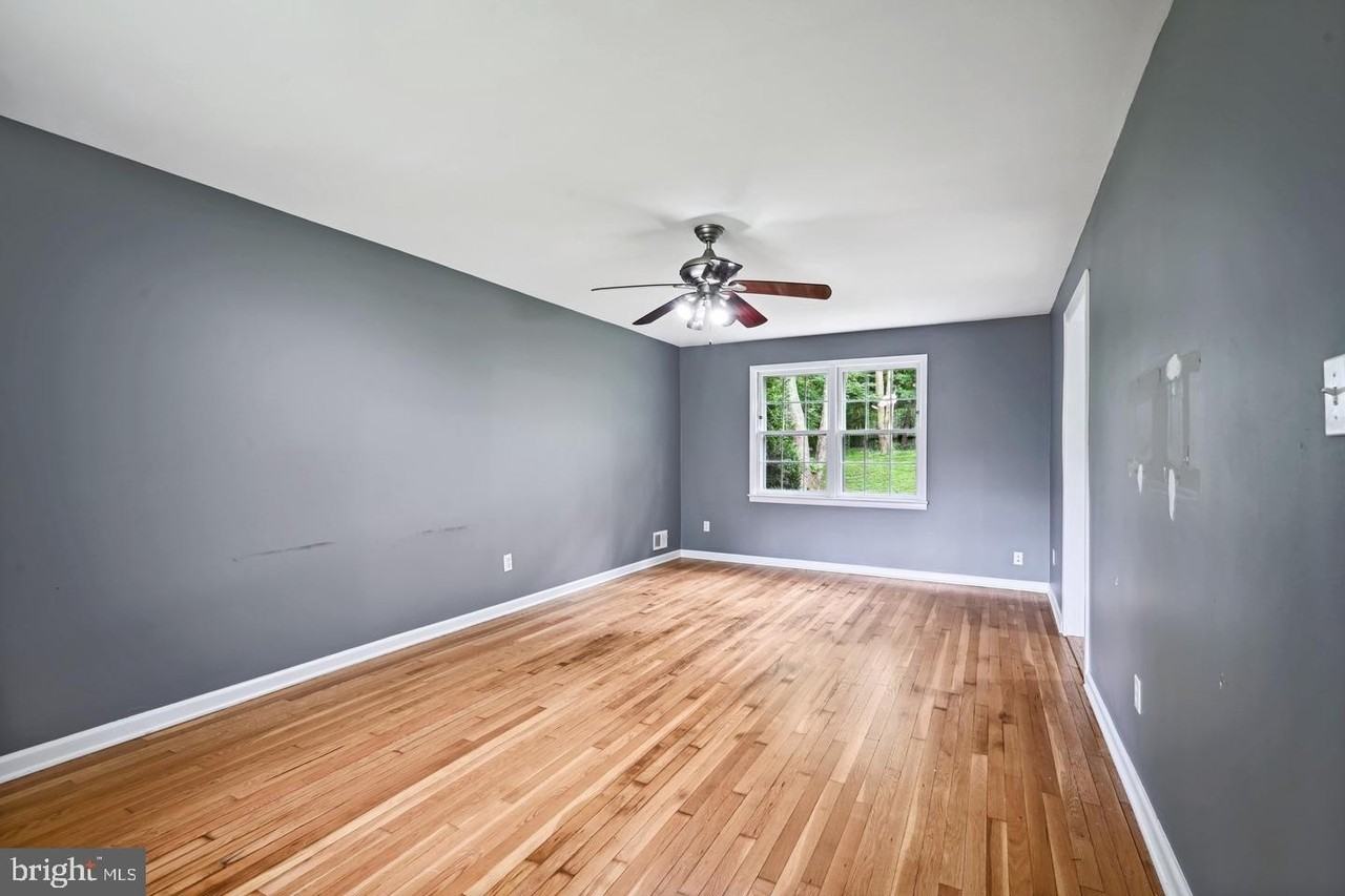 204 Mowbray Rd - Photo 4 of 23