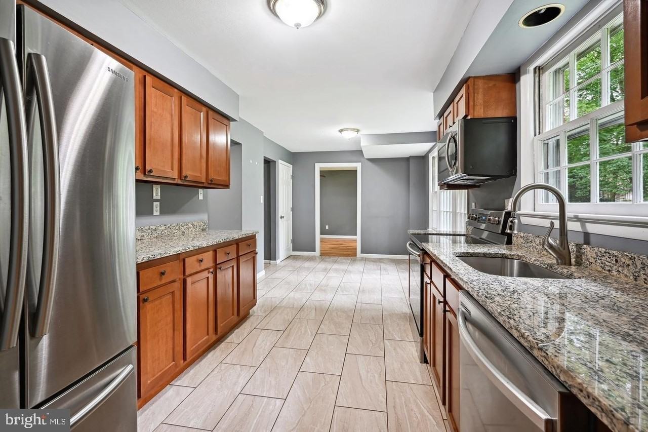204 Mowbray Rd - Photo 7 of 23