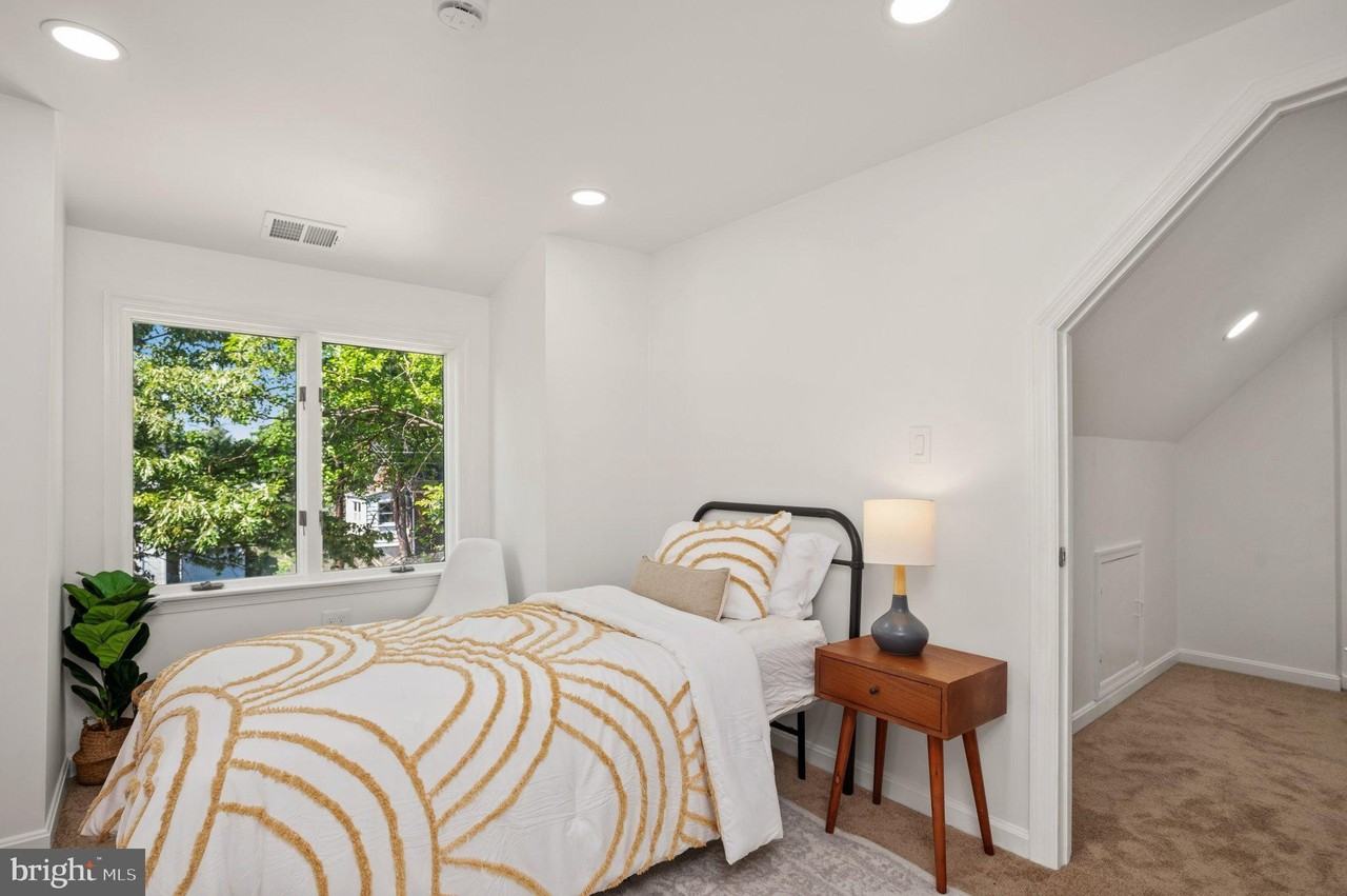 6603 Gude Ave - Photo 4 of 32