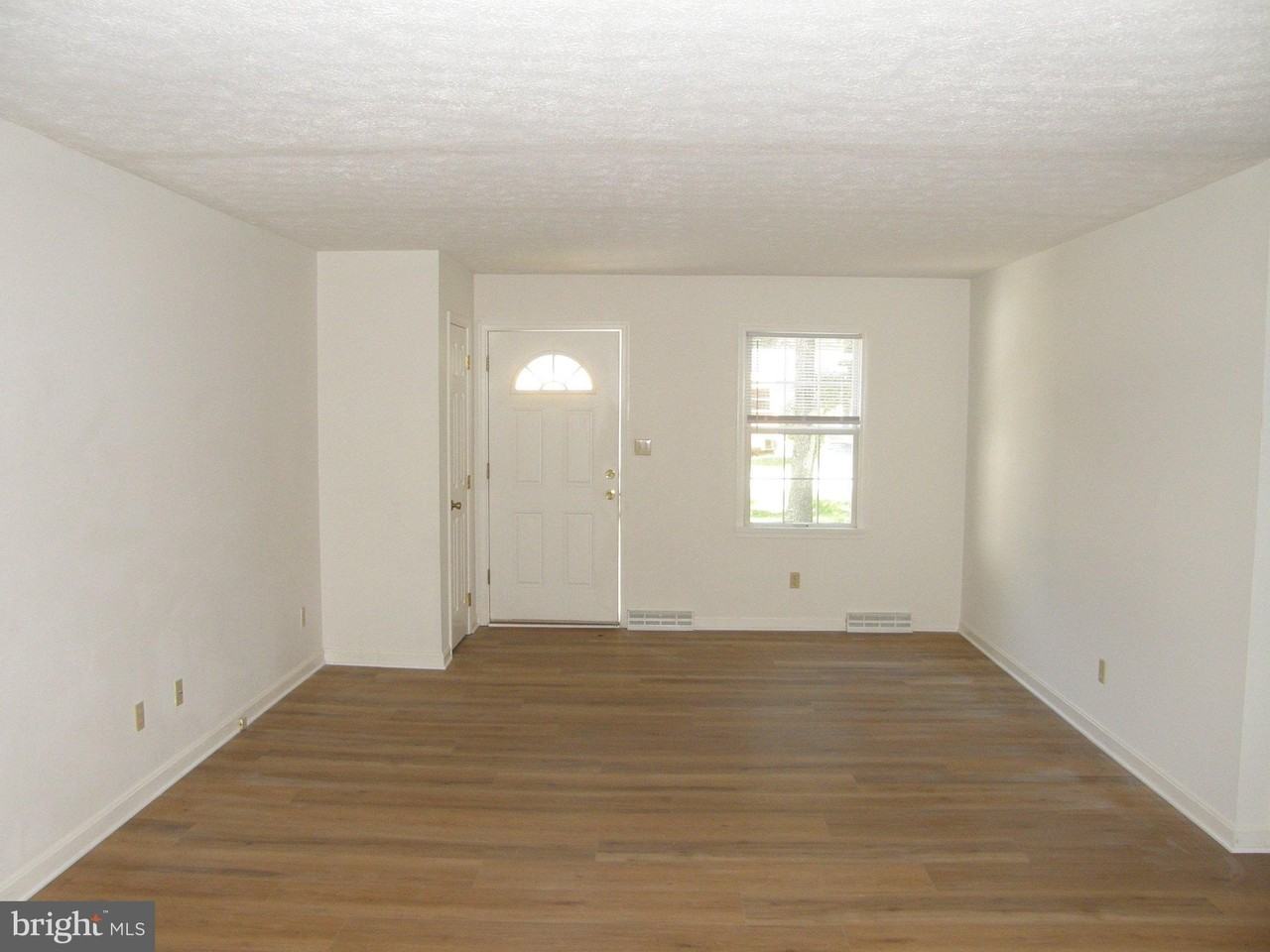22377 Sandra Ln - Photo 5 of 21