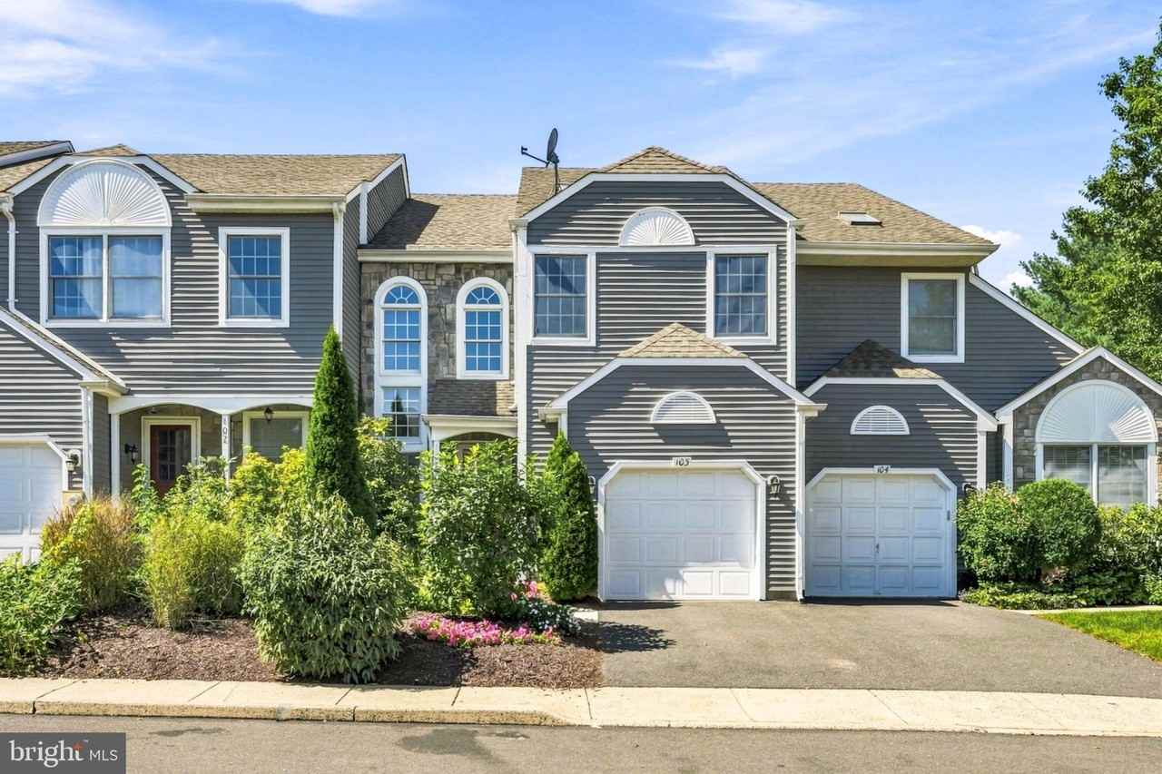 103 Greenbrook Ct