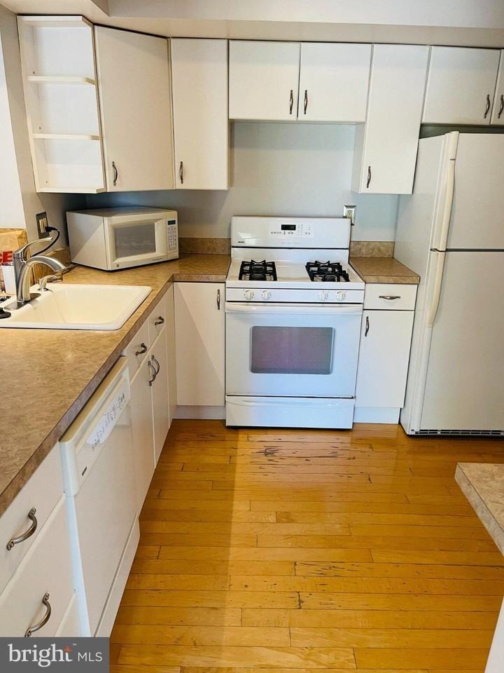 1908 Society Pl - Photo 4 of 15