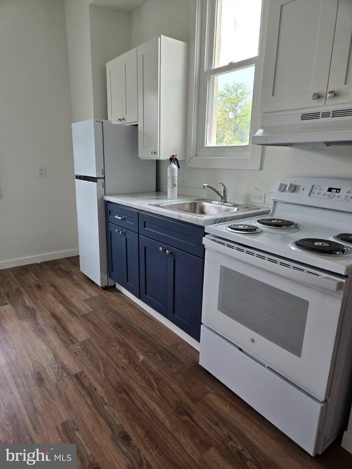 3050 State Rd - Photo 4 of 10
