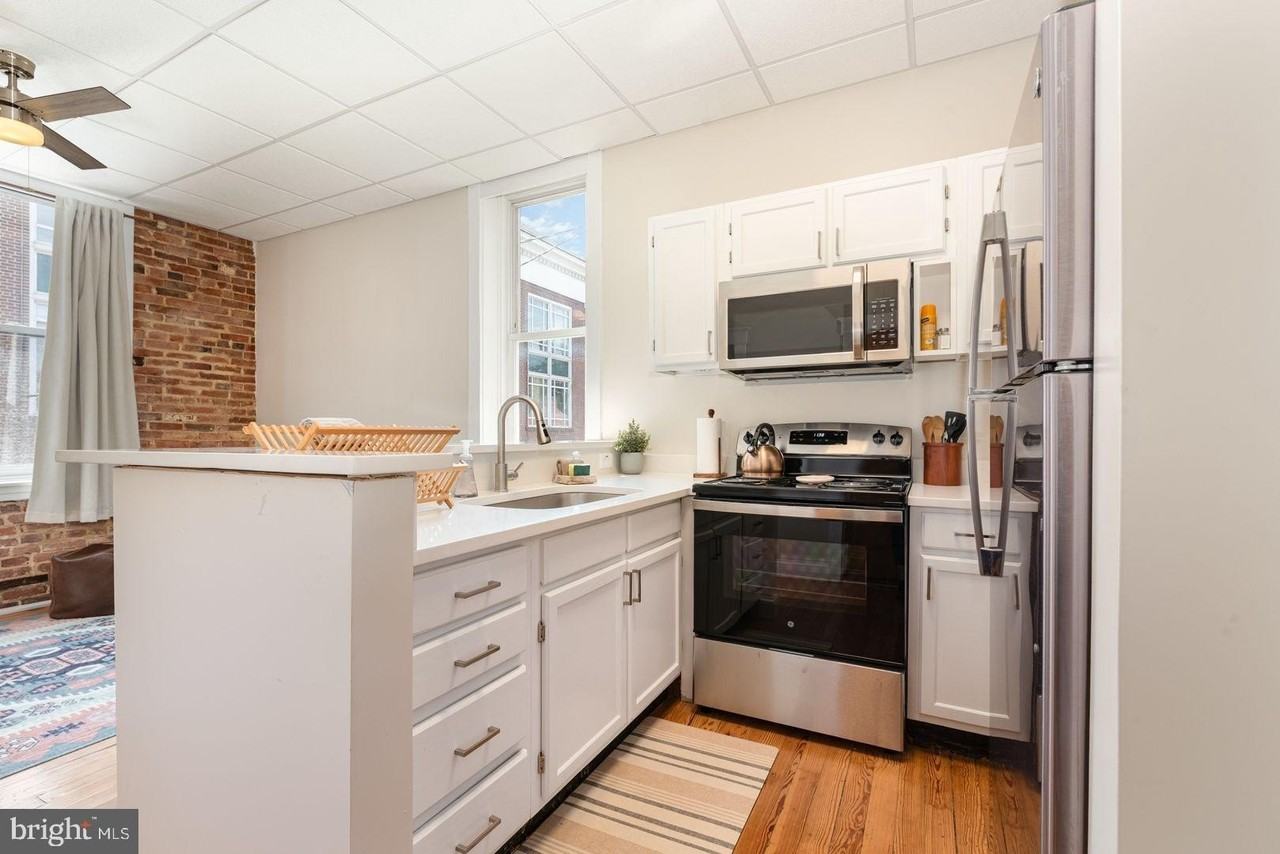 32 W High St #202 - Photo 3 of 13
