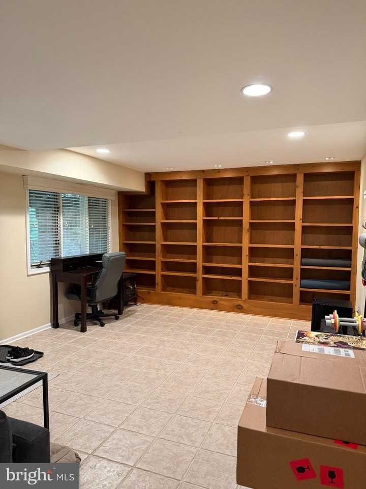 56 Treaty Dr - Photo 5 of 21