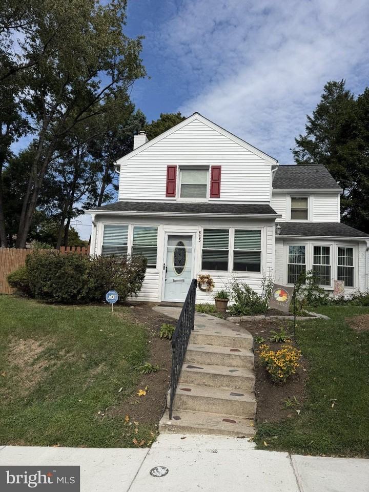 635 Lukens Ave - Photo 2 of 28