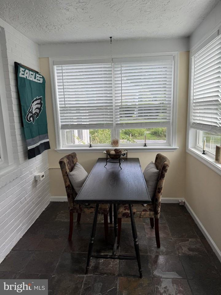 635 Lukens Ave - Photo 5 of 28