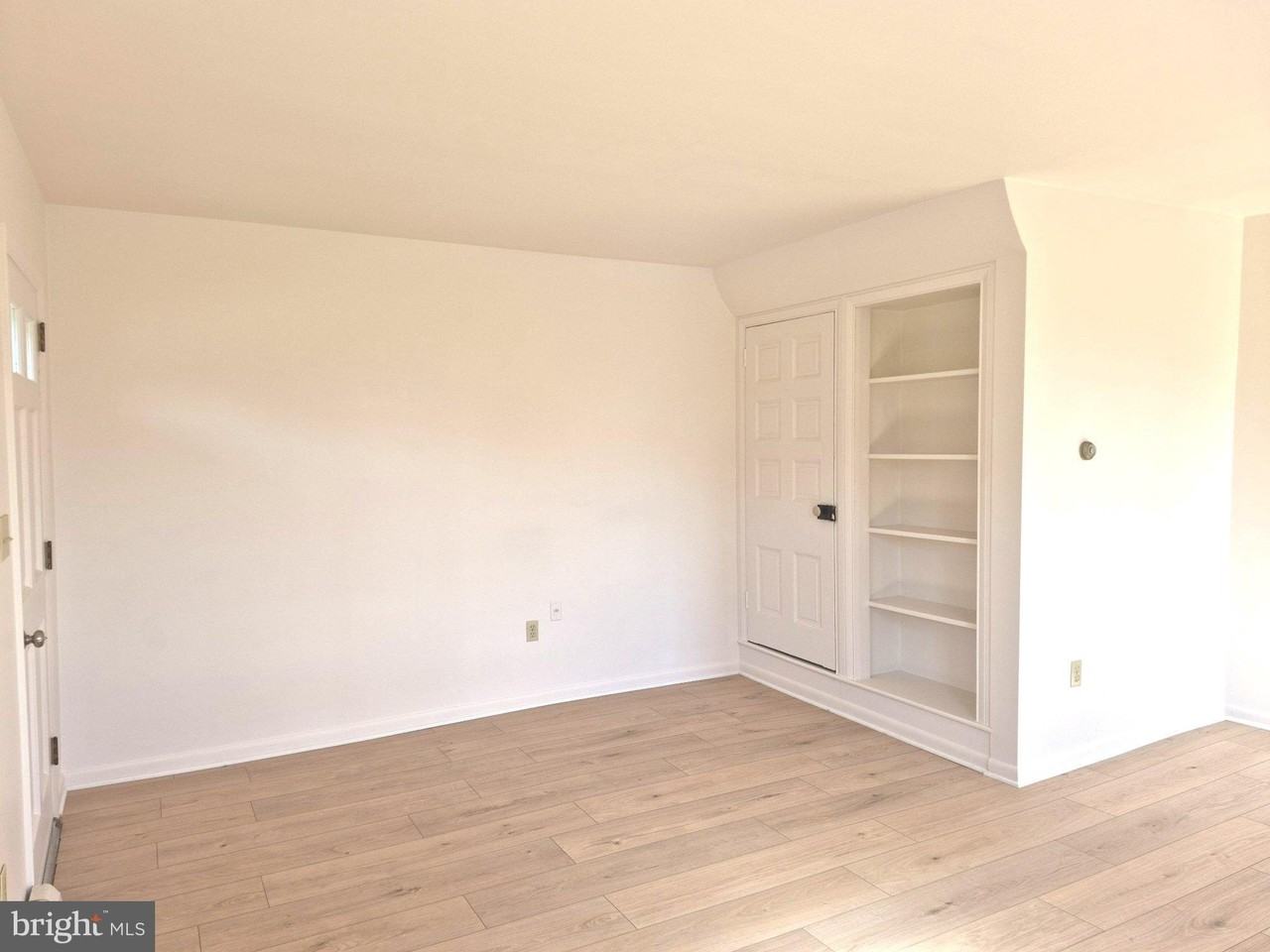 215 Maple St - Photo 2 of 18
