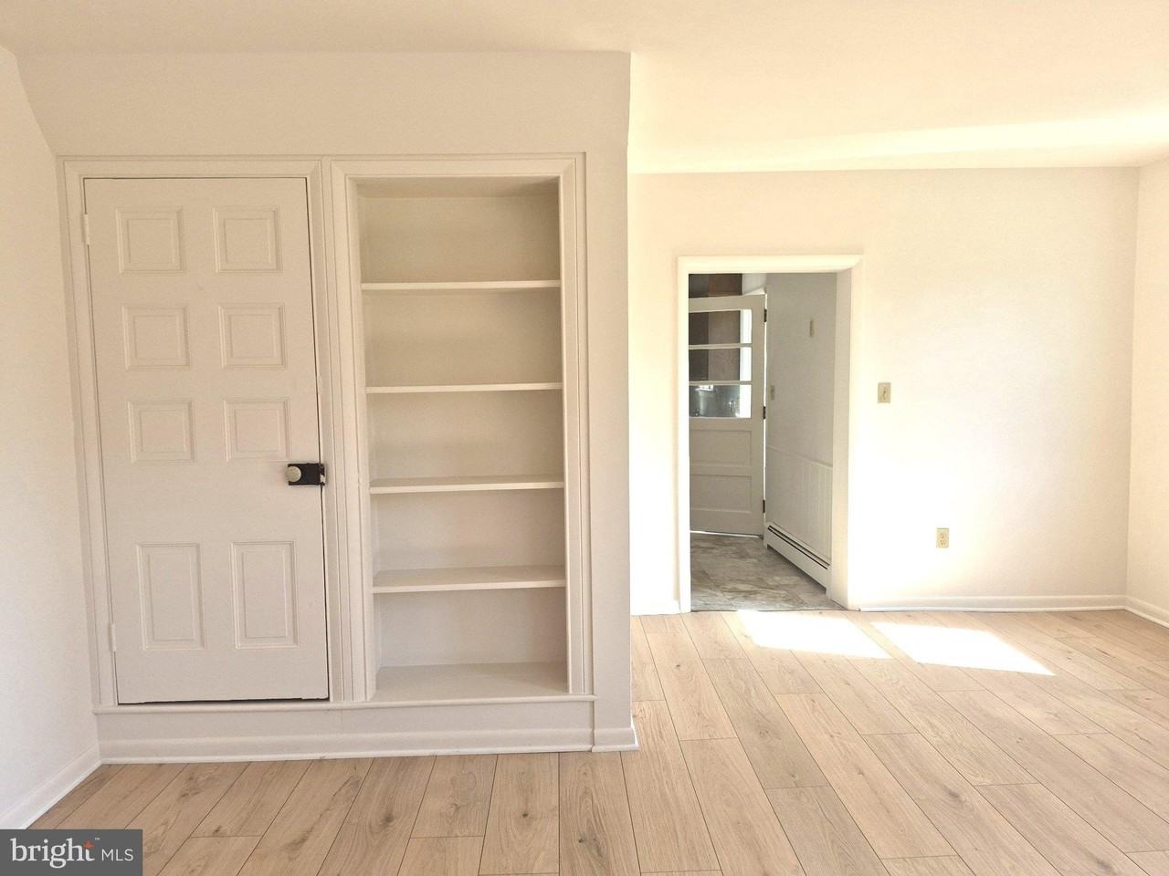 215 Maple St - Photo 6 of 18