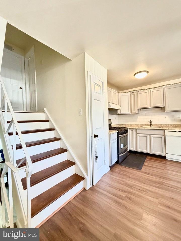 854 Andover Rd - Photo 3 of 11