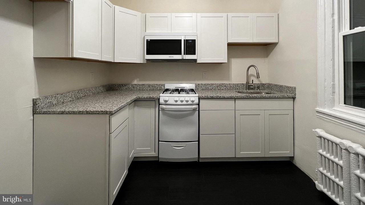 7827 Montgomery Ave - Photo 2 of 15