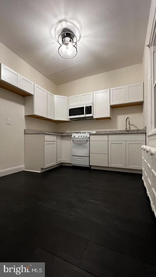 7827 Montgomery Ave - Photo 3 of 15
