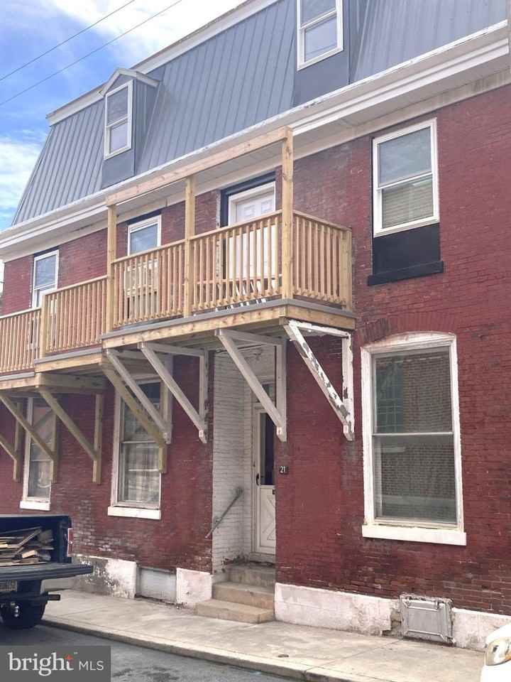 21 Marble St #B - Photo 2 of 15