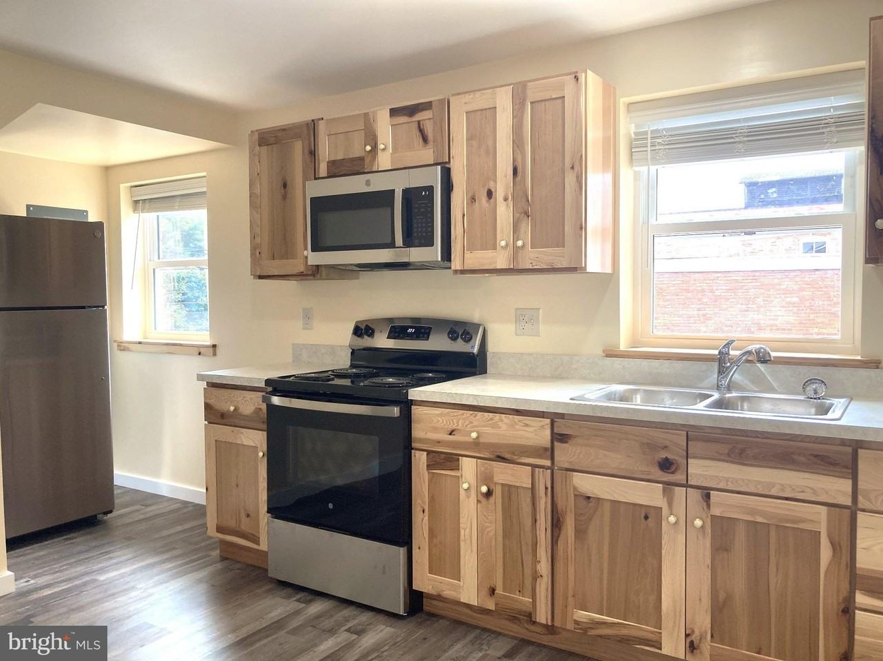 21 Marble St #B - Photo 3 of 15