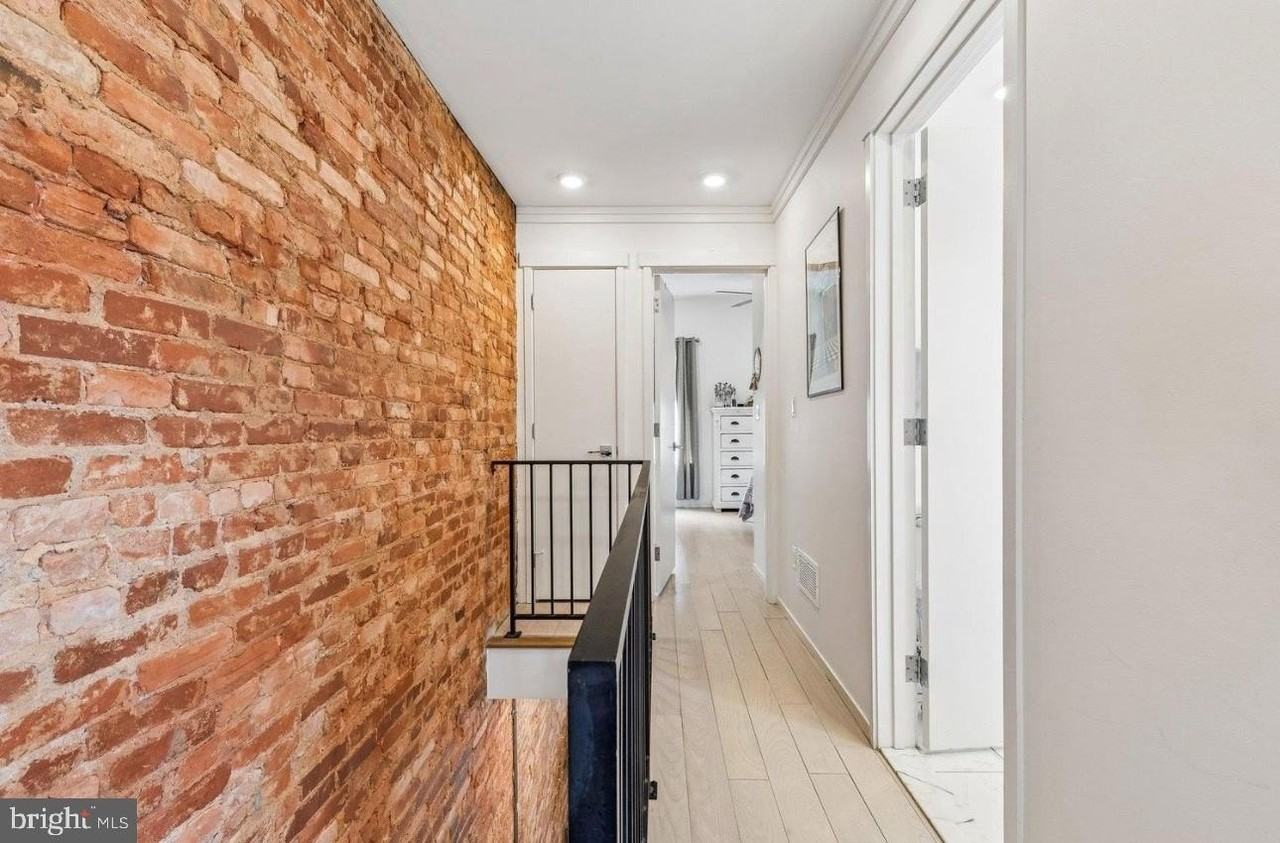 1249 N Hollywood St - Photo 5 of 11