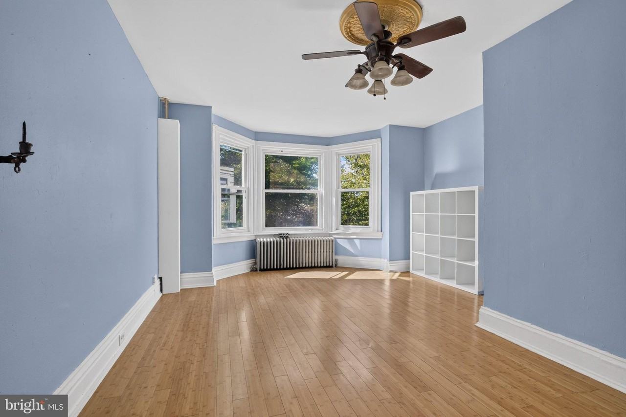 4947 Catharine St #2 - Photo 5 of 17