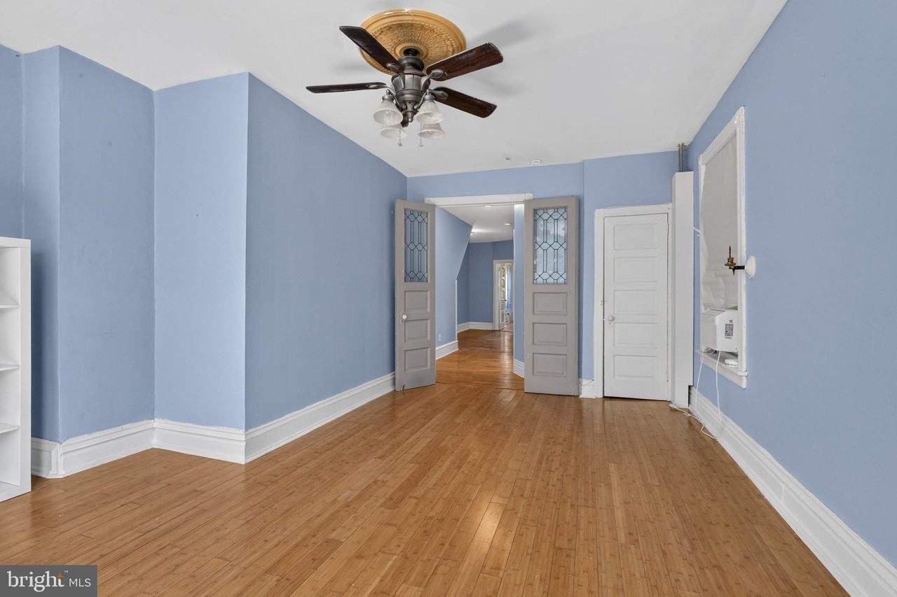 4947 Catharine St #2 - Photo 6 of 17