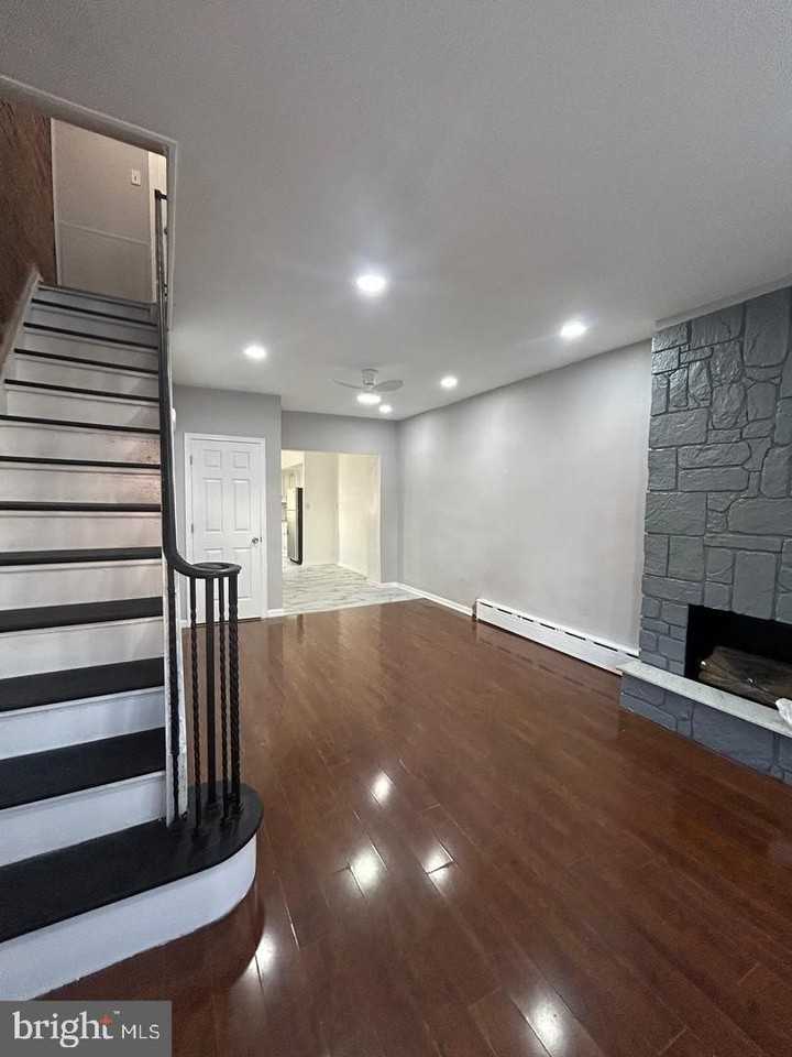120 Tree St - Photo 3 of 24