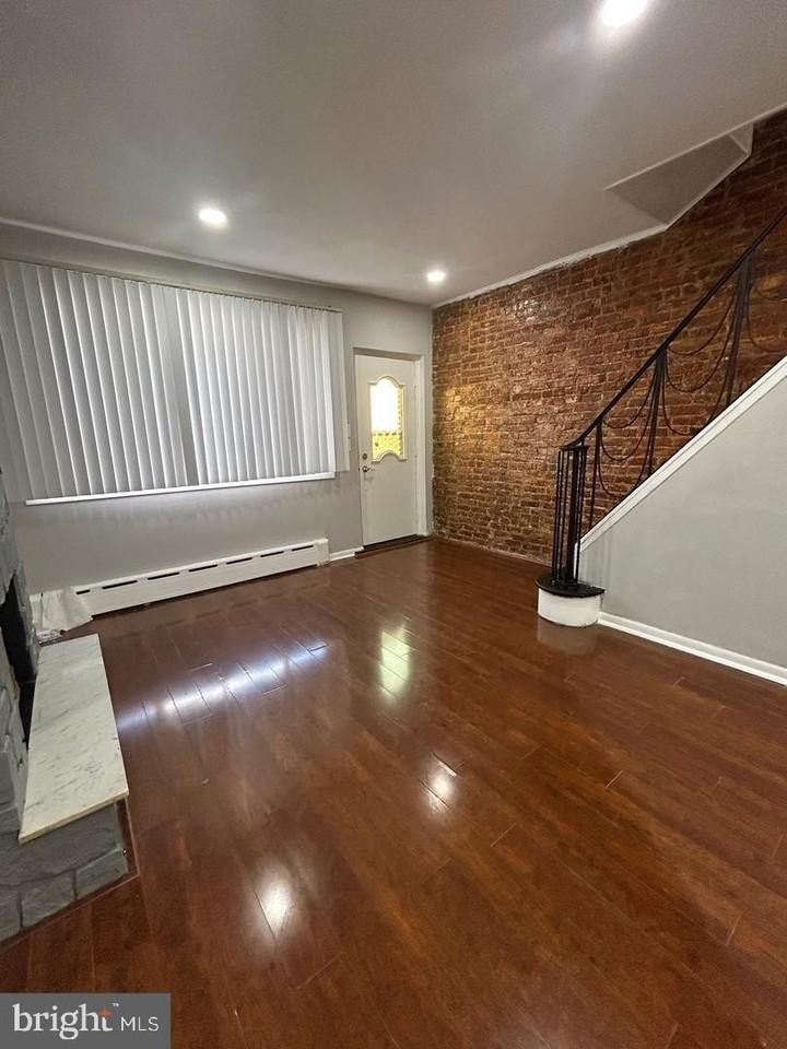 120 Tree St - Photo 4 of 24