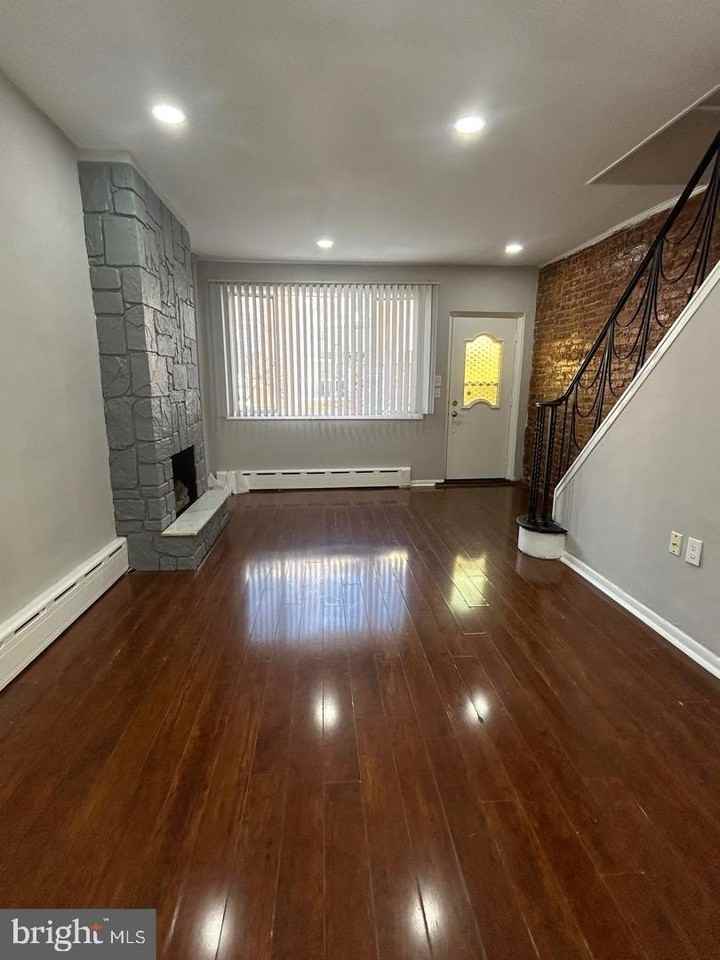 120 Tree St - Photo 5 of 24