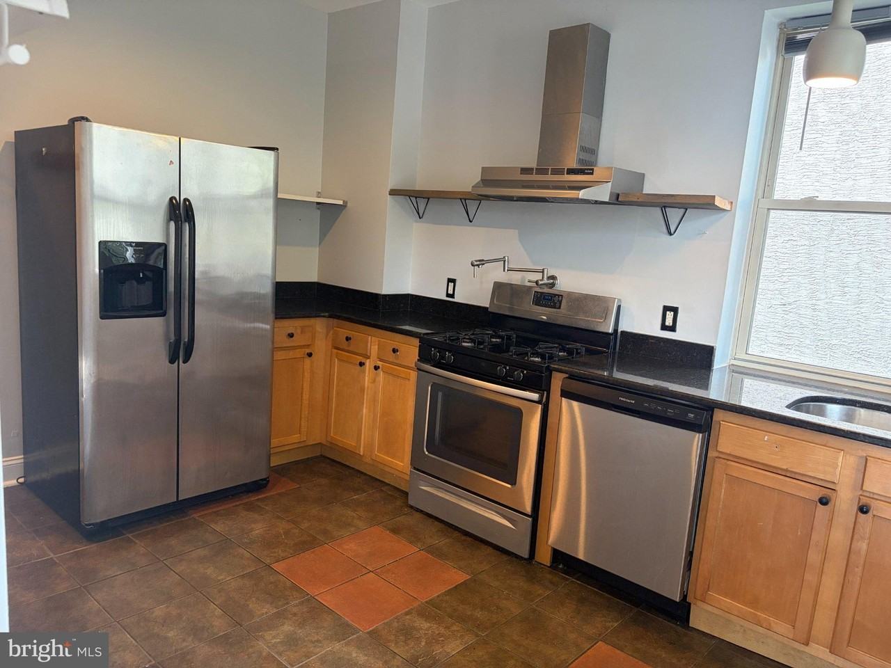 115 E Girard Ave #2 - Photo 4 of 26