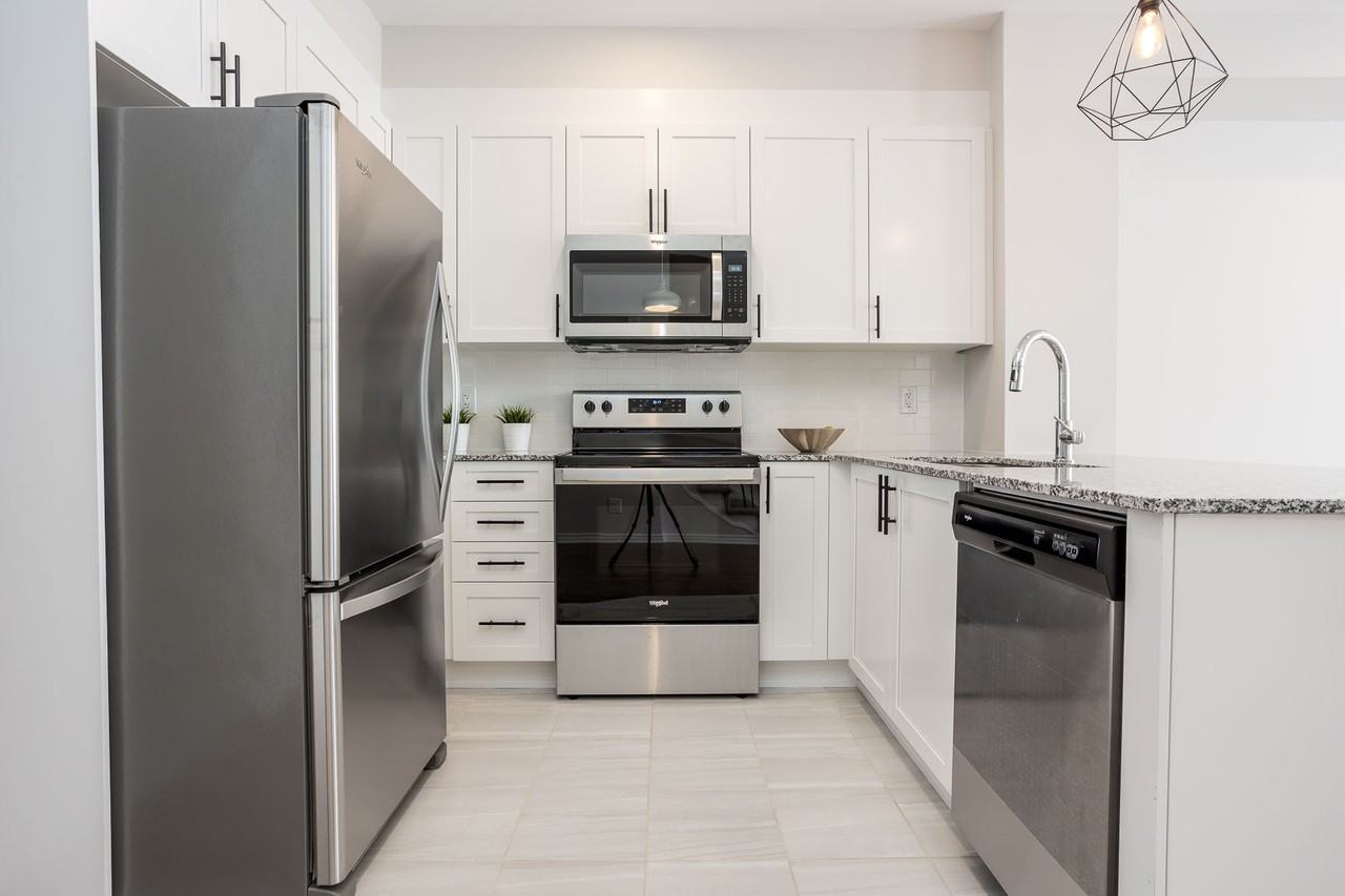 808 Bascule Place - Photo 2 of 18