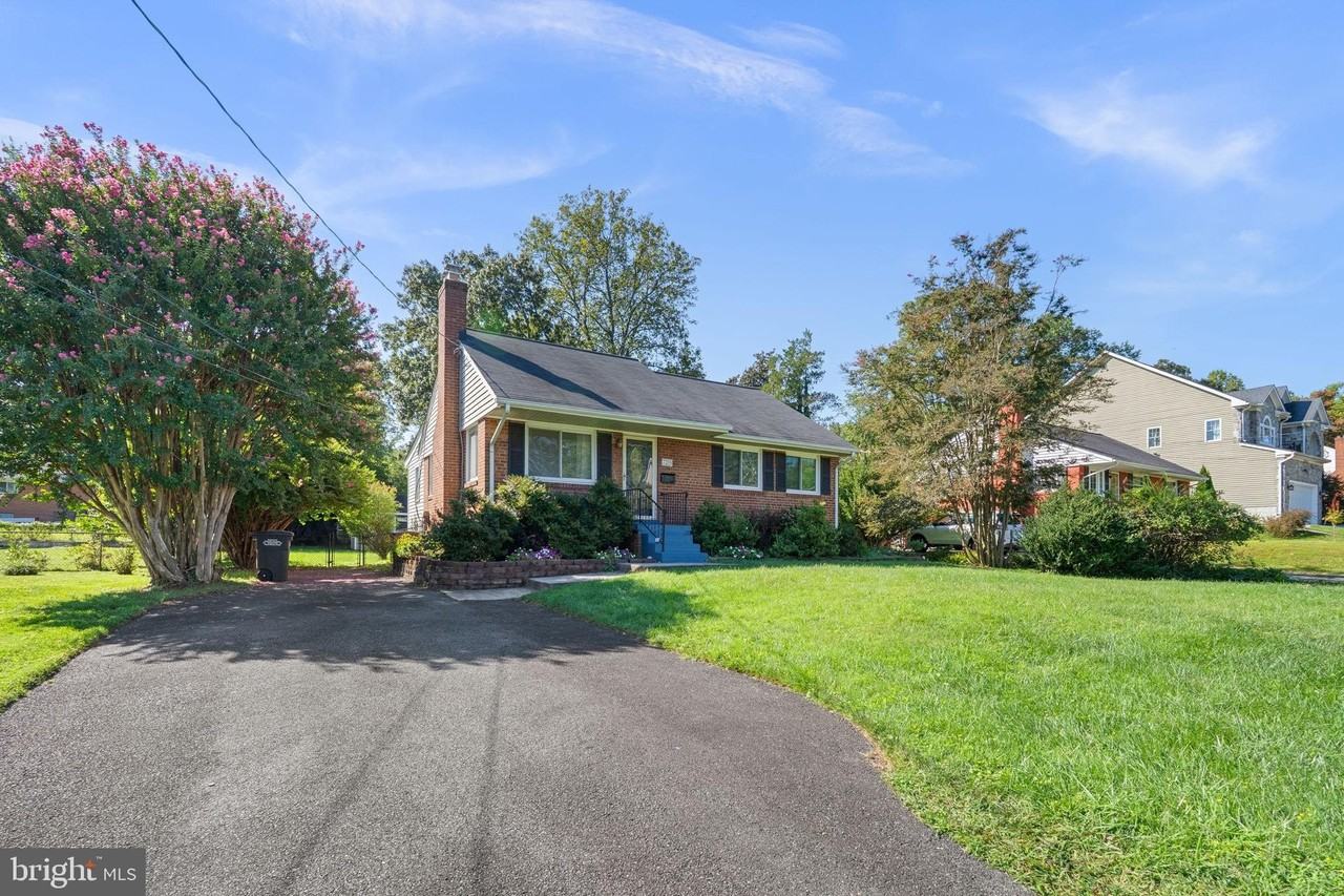 7205 Wayne Dr - Photo 2 of 29