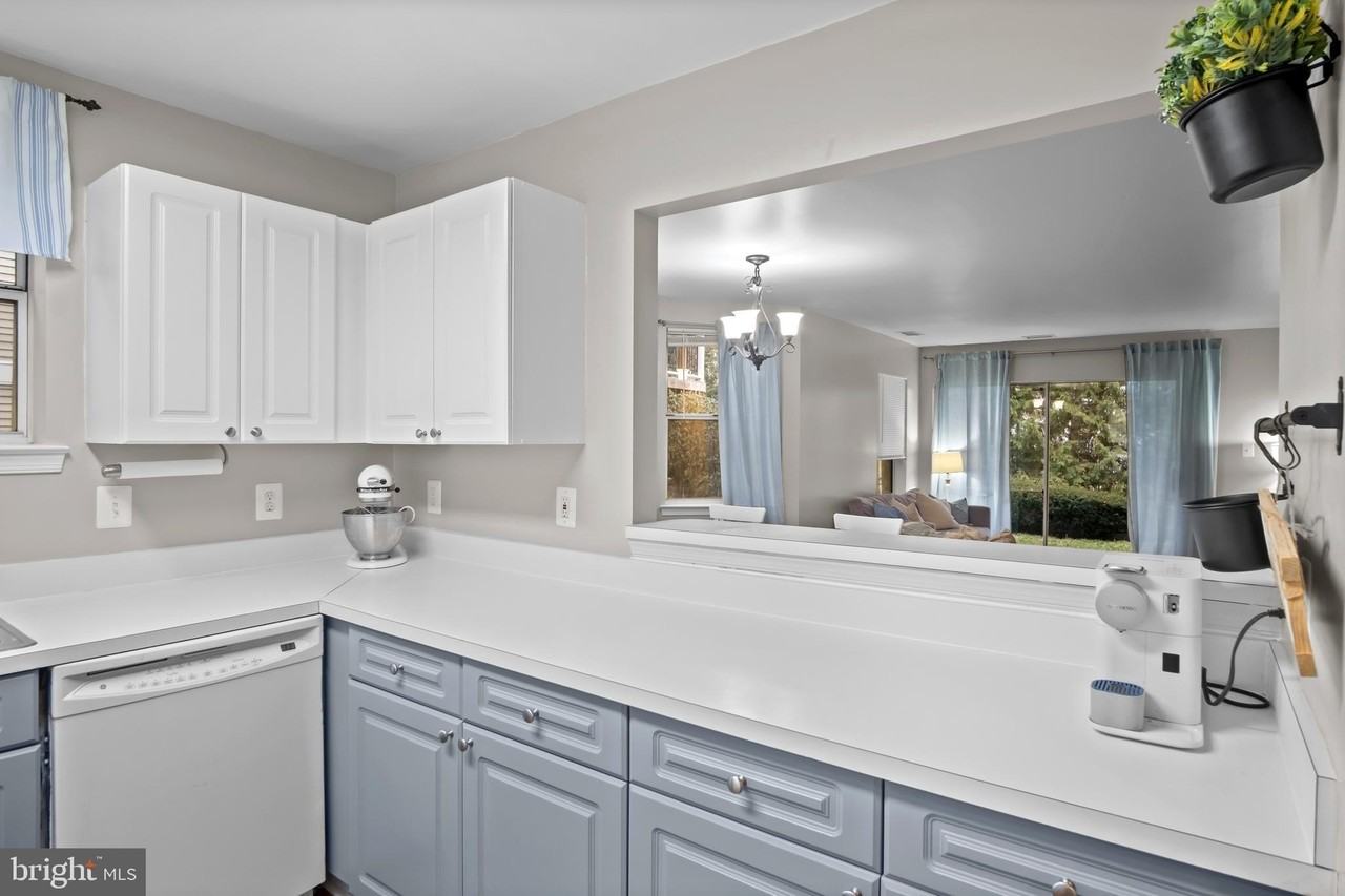 20582 Snowshoe Sq #101 - Photo 6 of 30