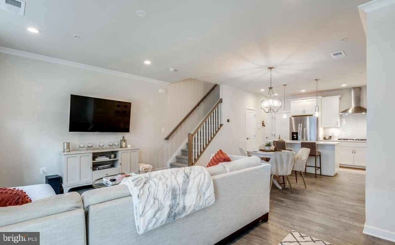 43190 Mongold Sq - Photo 3 of 20