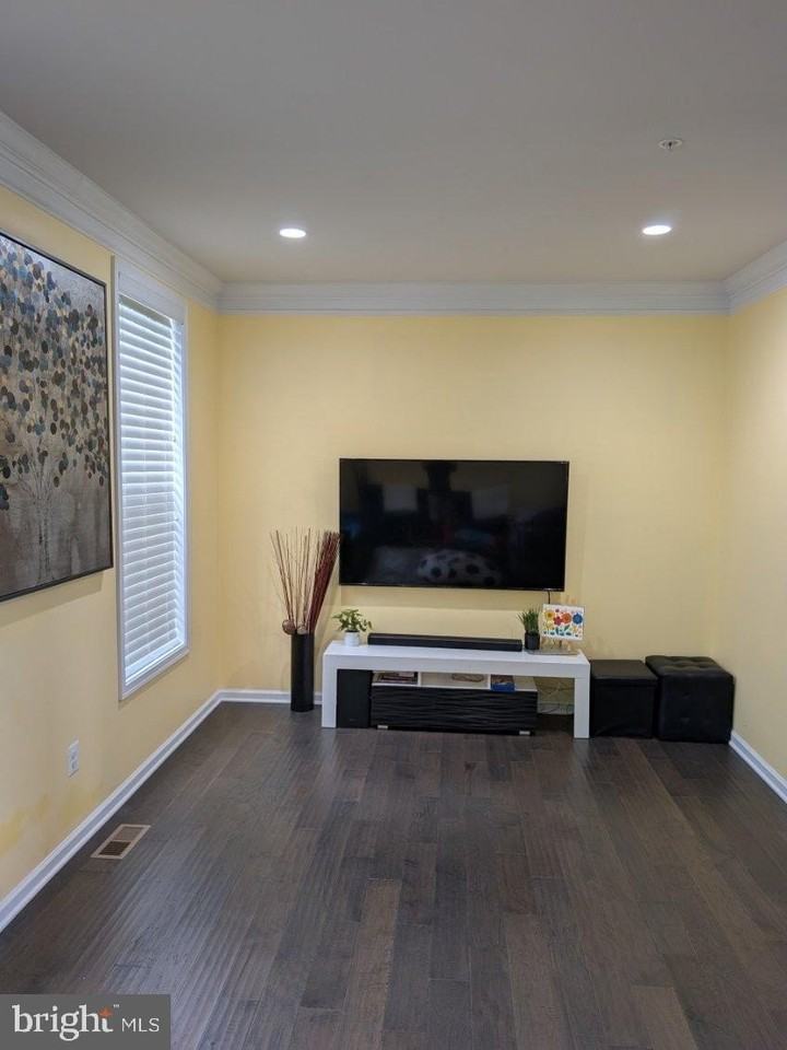 43174 Luttrell Sq - Photo 7 of 30