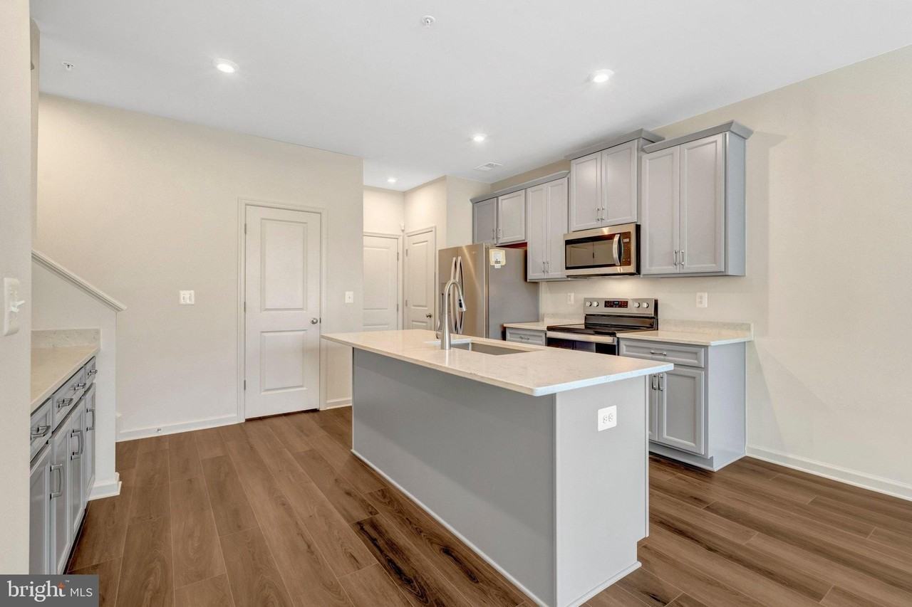 2508 Neabsco Common Pl - Photo 3 of 43