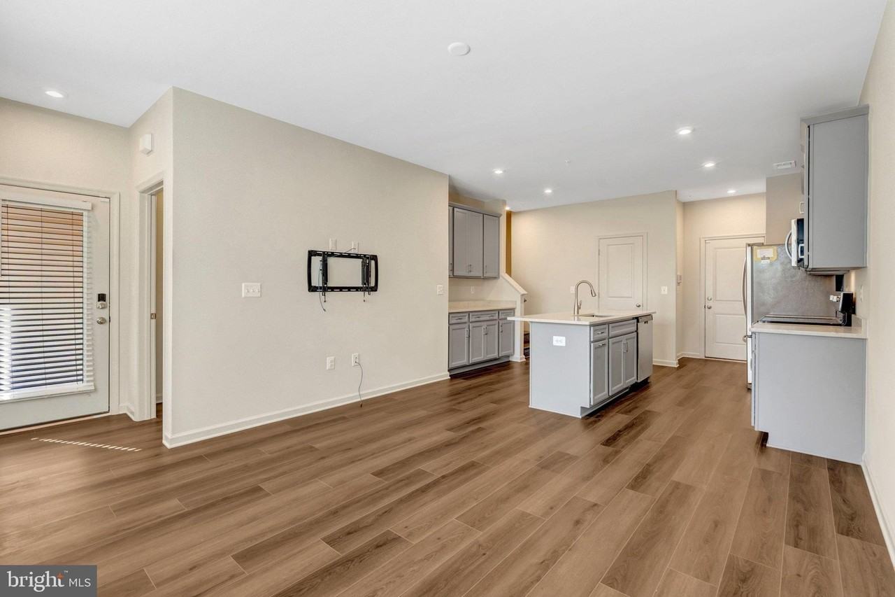 2508 Neabsco Common Pl - Photo 4 of 43